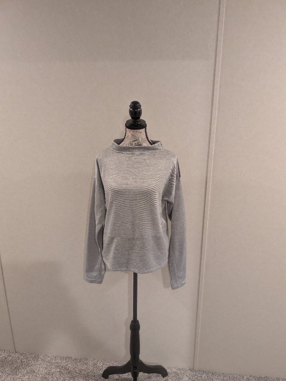 C9 Champion Black Fine Stripe Fleece Pullover with Shoulder Zipper Size Medium